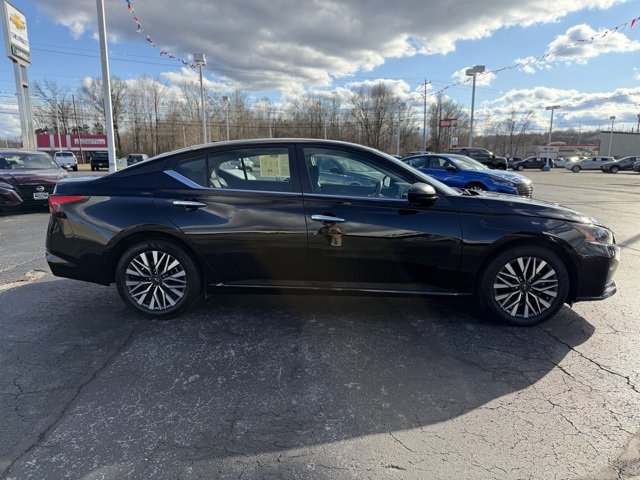 Used 2025 Nissan Altima 2.5 SV image 16