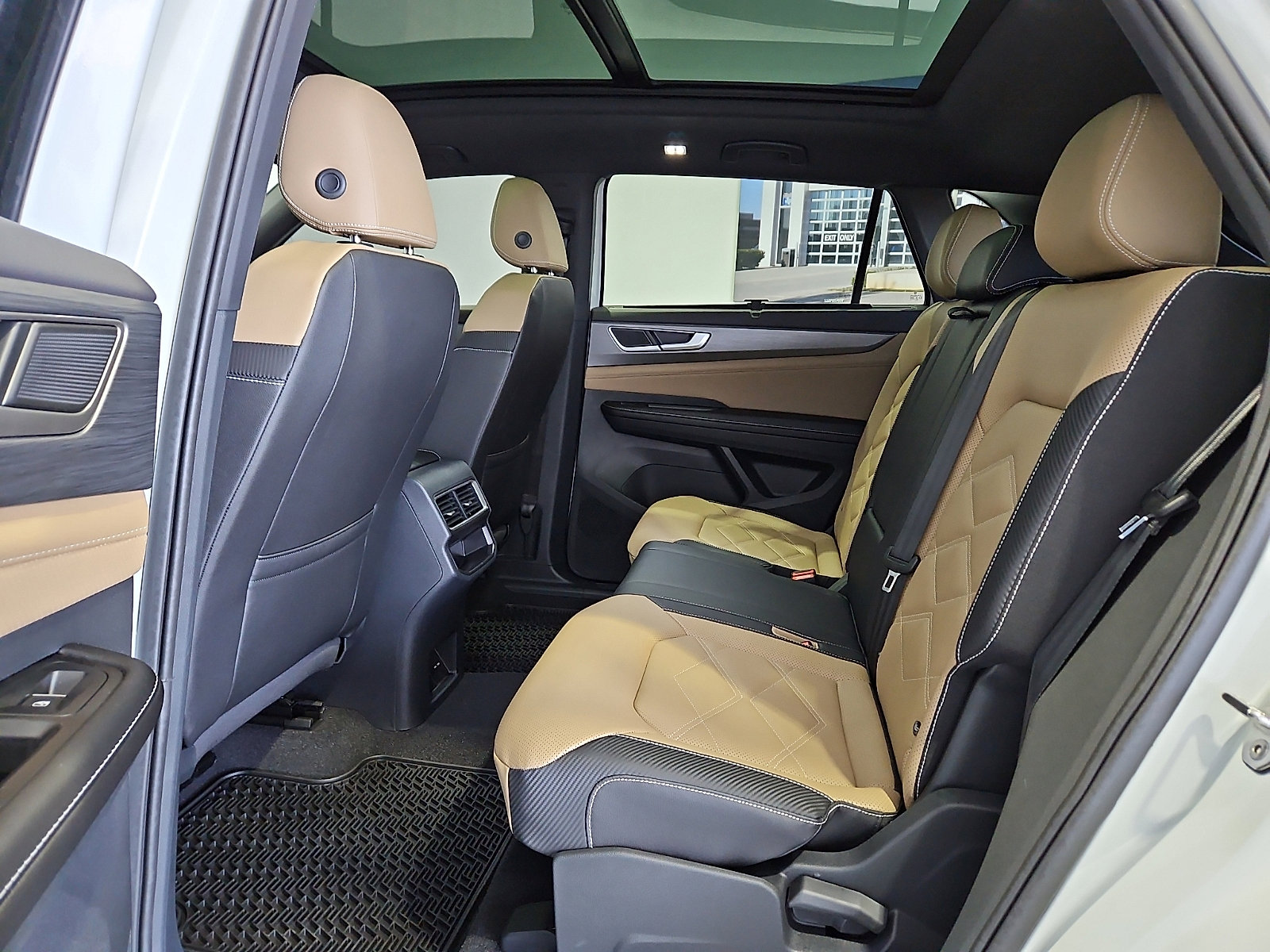 New 2026 Volkswagen Atlas Cross Sport SE FWD image 10