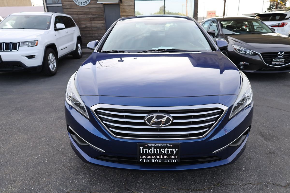 Used 2017 Hyundai Sonata SE w/ Cargo Package FWD image 3