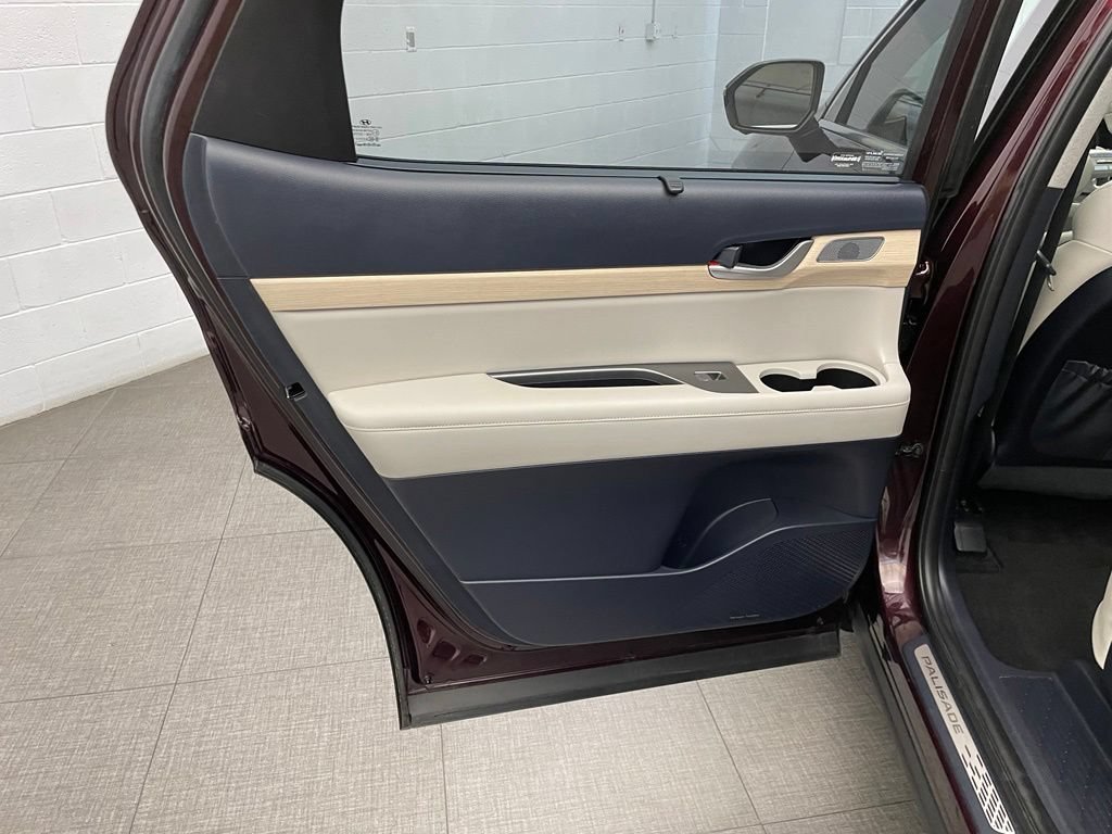 Used 2023 Hyundai Palisade Limited FWD image 26