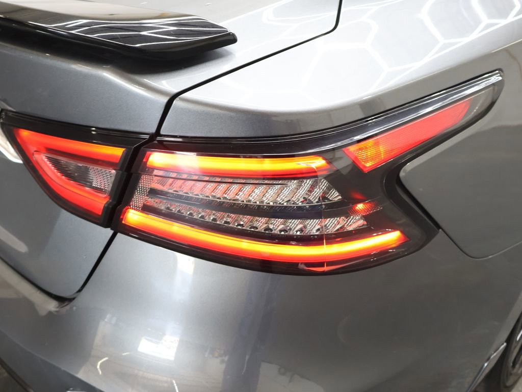 Used 2020 Nissan Maxima SR w/ Sport Mat Group FWD image 33