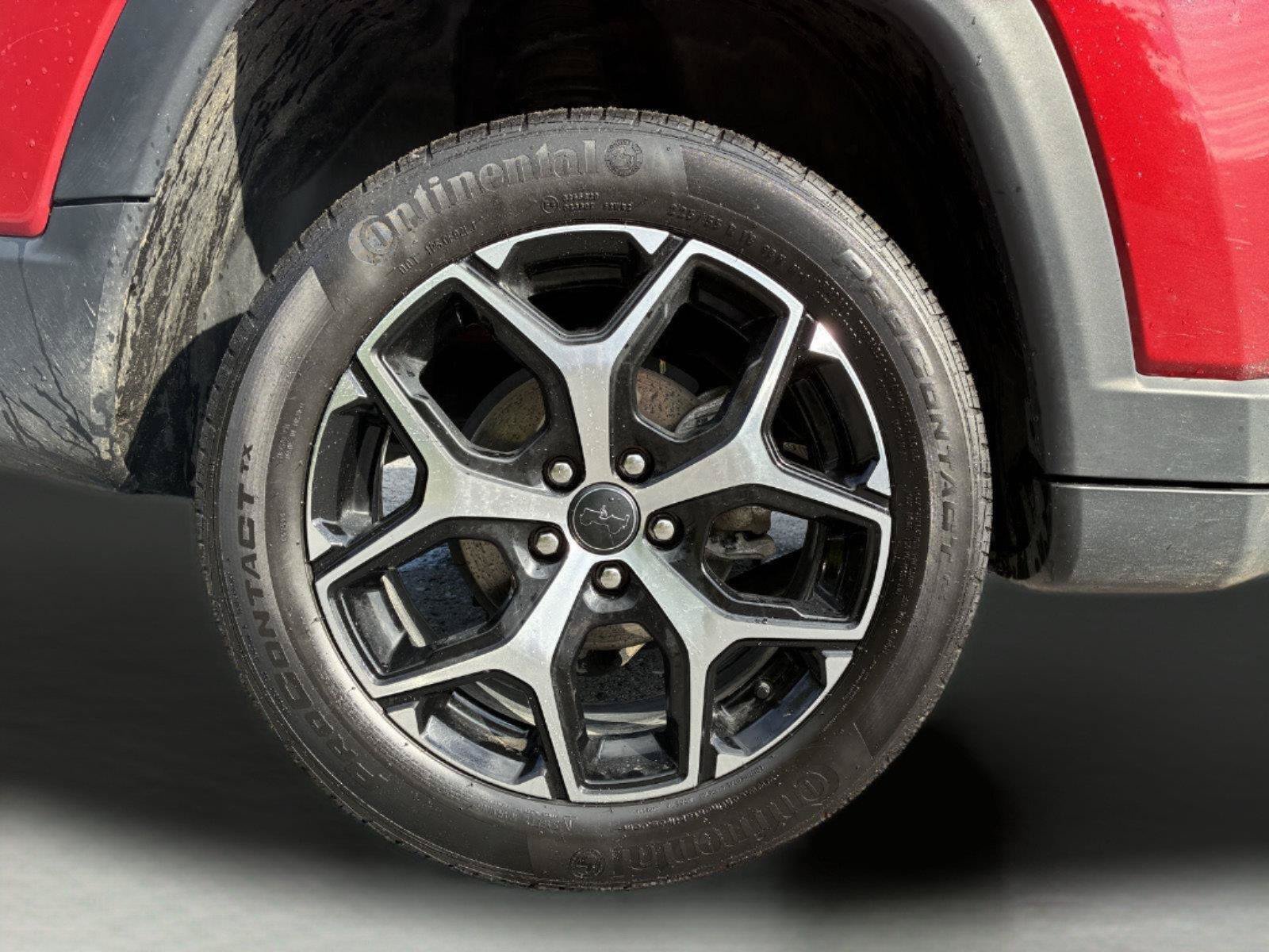 Used 2025 Jeep Compass Limited AWD/4WD image 29