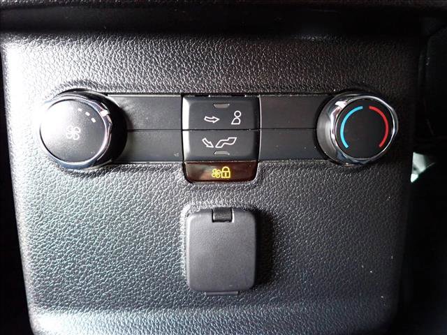 Used 2019 Ford Explorer XLT w/ Equipment Group 202A AWD/4WD image 11