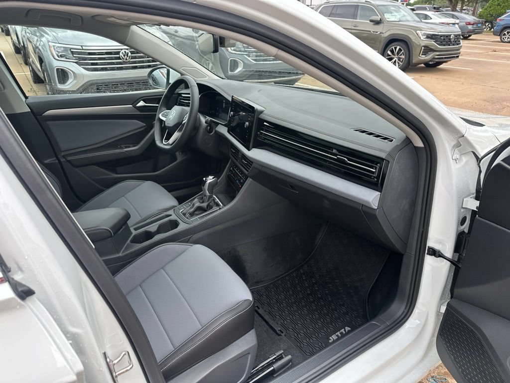 New 2026 Volkswagen Jetta SE FWD image 30