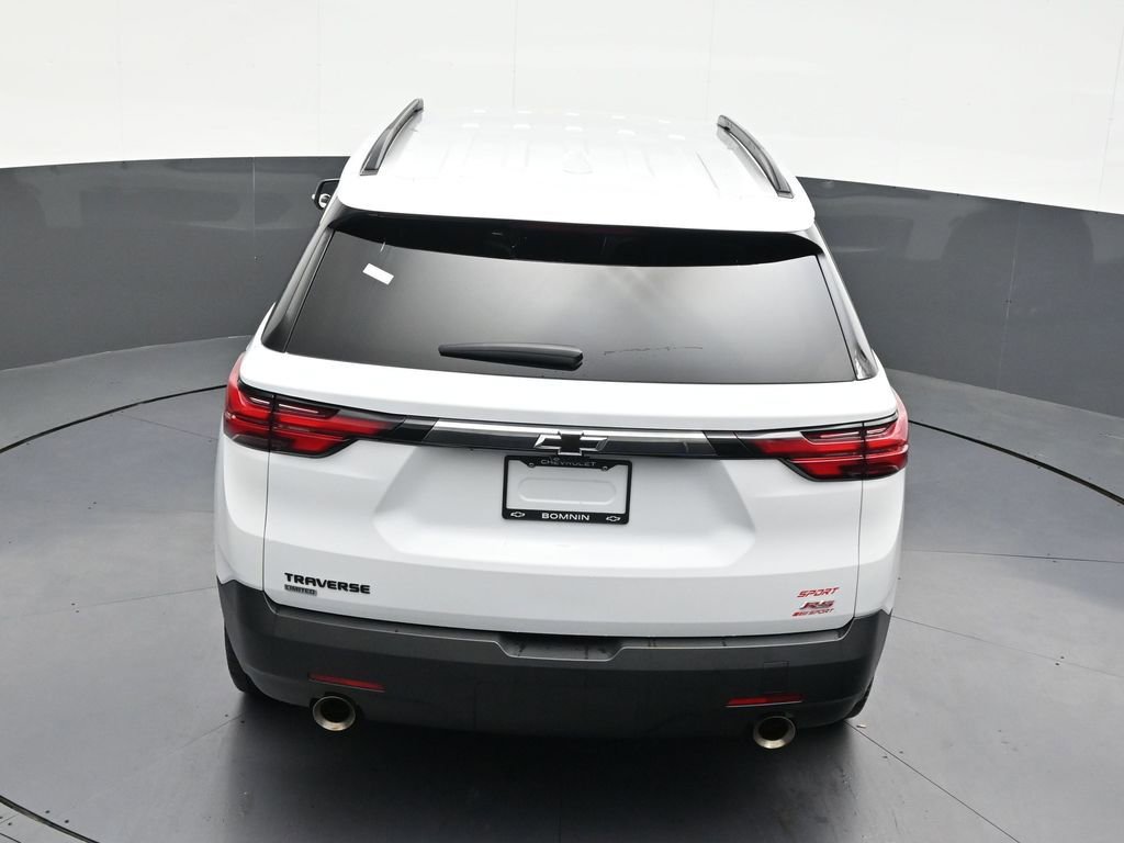 Used 2024 Chevrolet Traverse RS FWD image 23