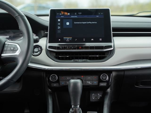 Used 2022 Jeep Compass Limited image 29