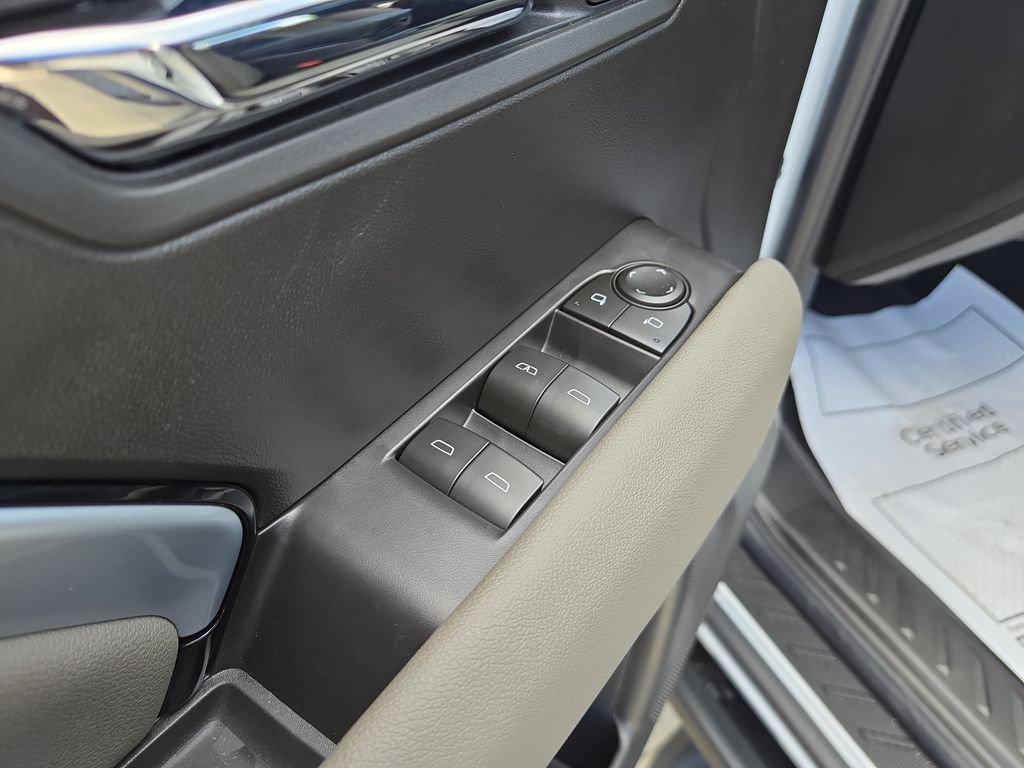 Used 2026 Chevrolet Colorado ZR2 w/ Technology Package AWD/4WD image 13