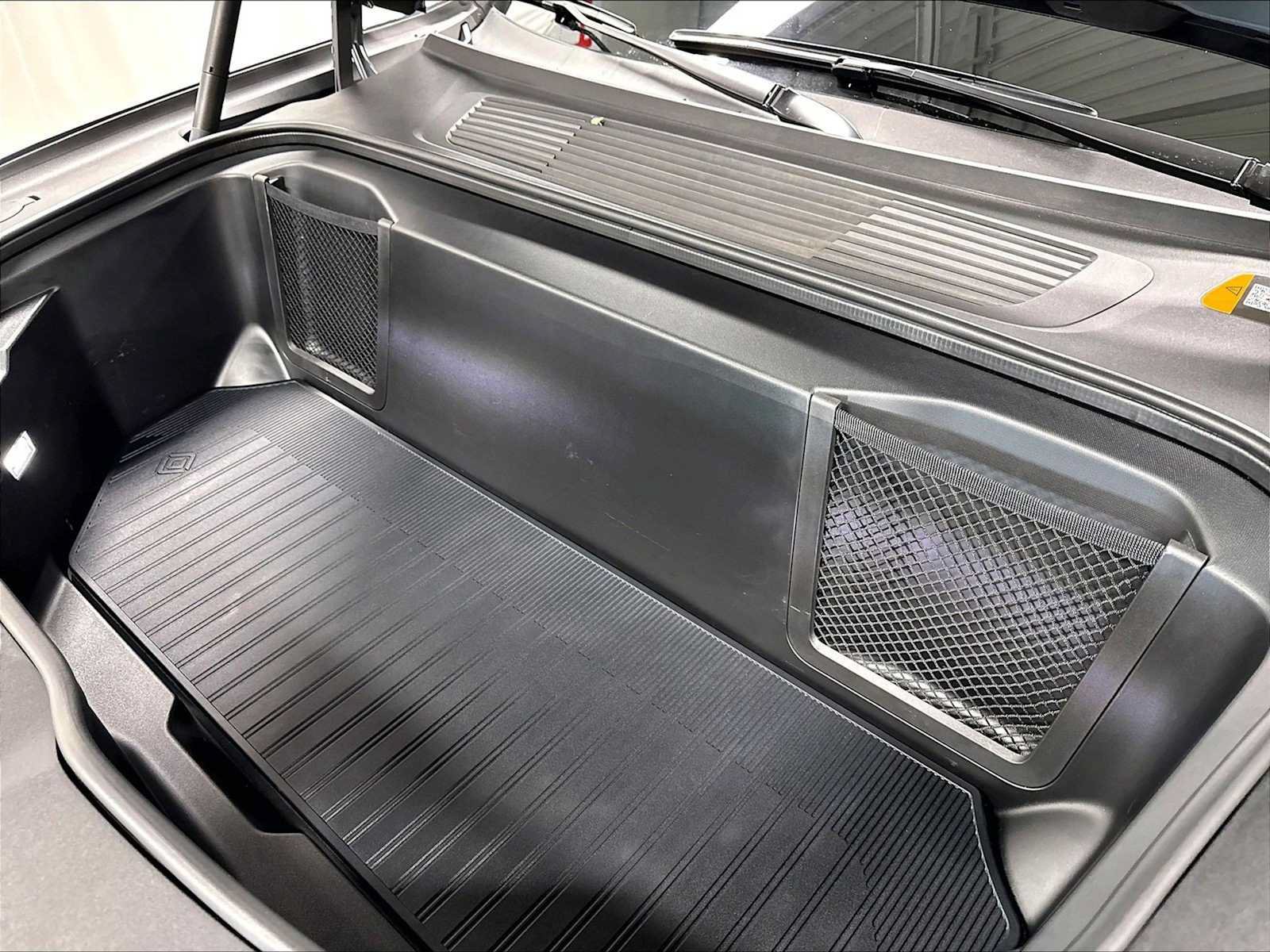 Used 2025 Rivian R1S Premium AWD/4WD image 37
