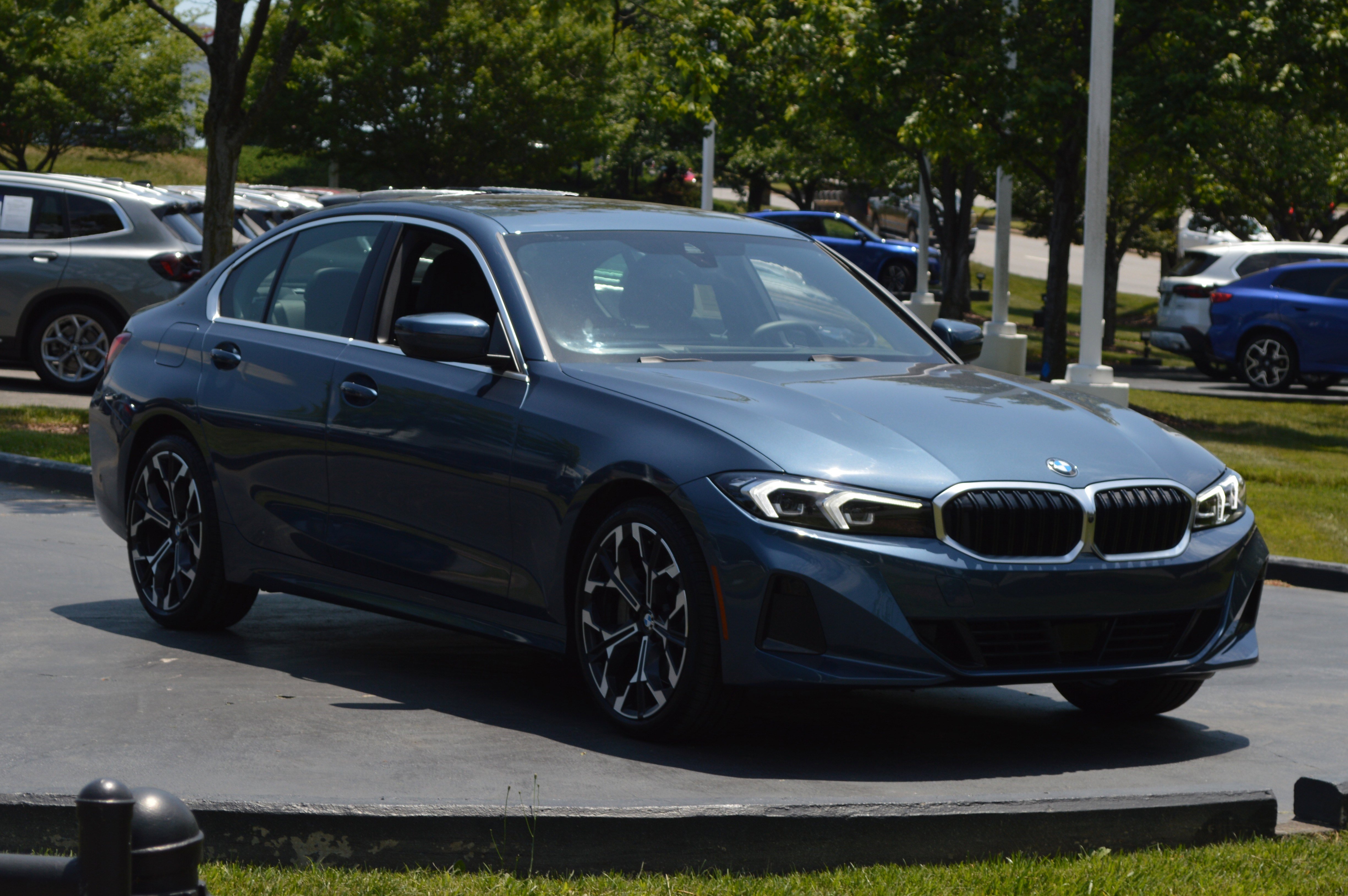 Certified 2025 BMW 330i Sedan RWD image 5