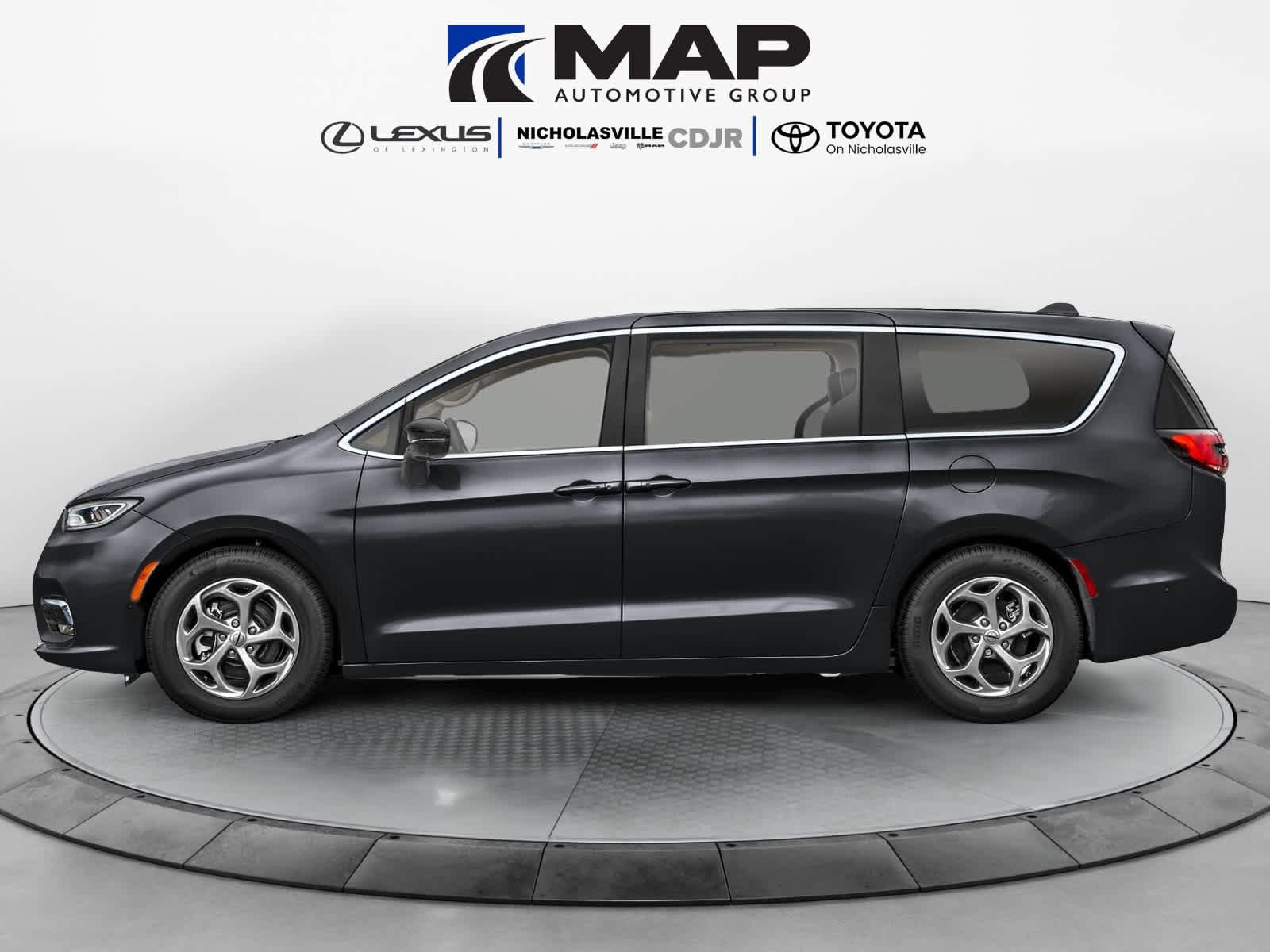 Used 2024 Chrysler Pacifica Limited FWD image 3