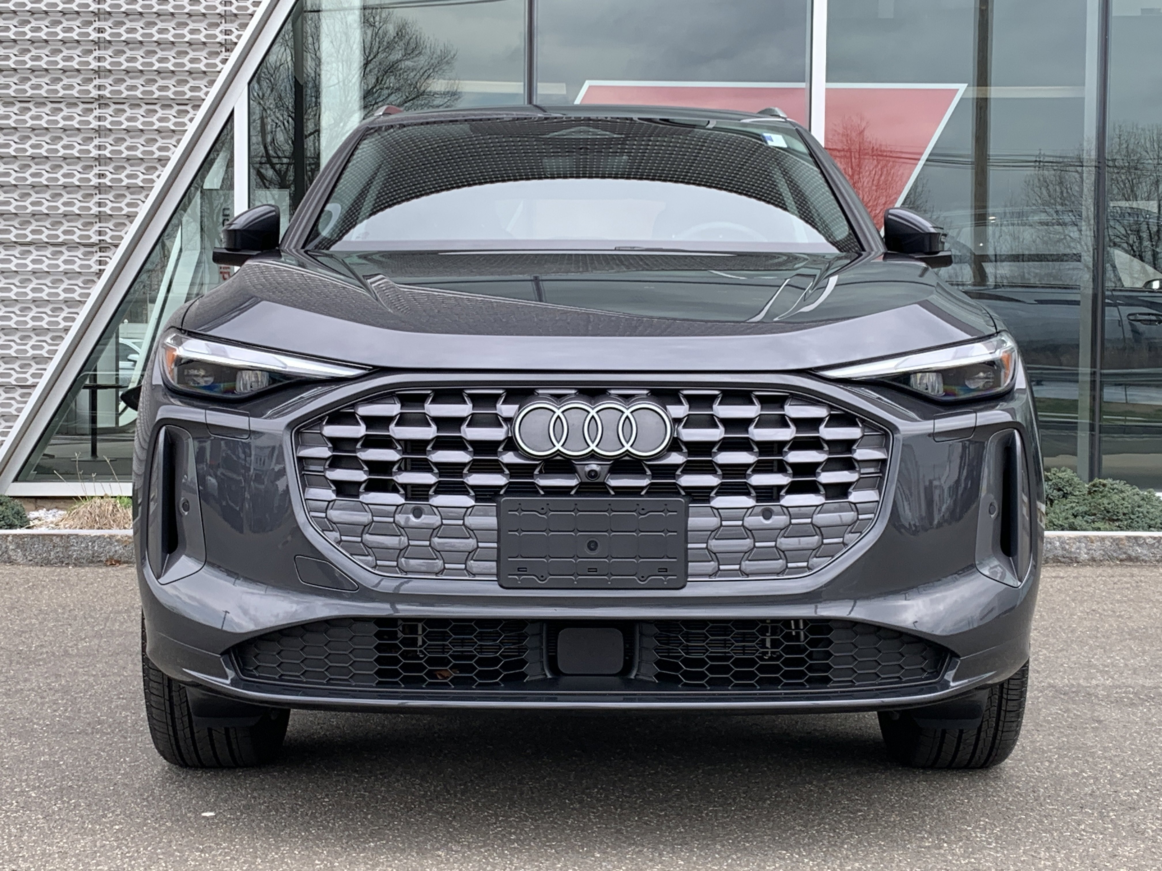 Used 2025 Audi Q5 Premium w/ Convenience Package image 7