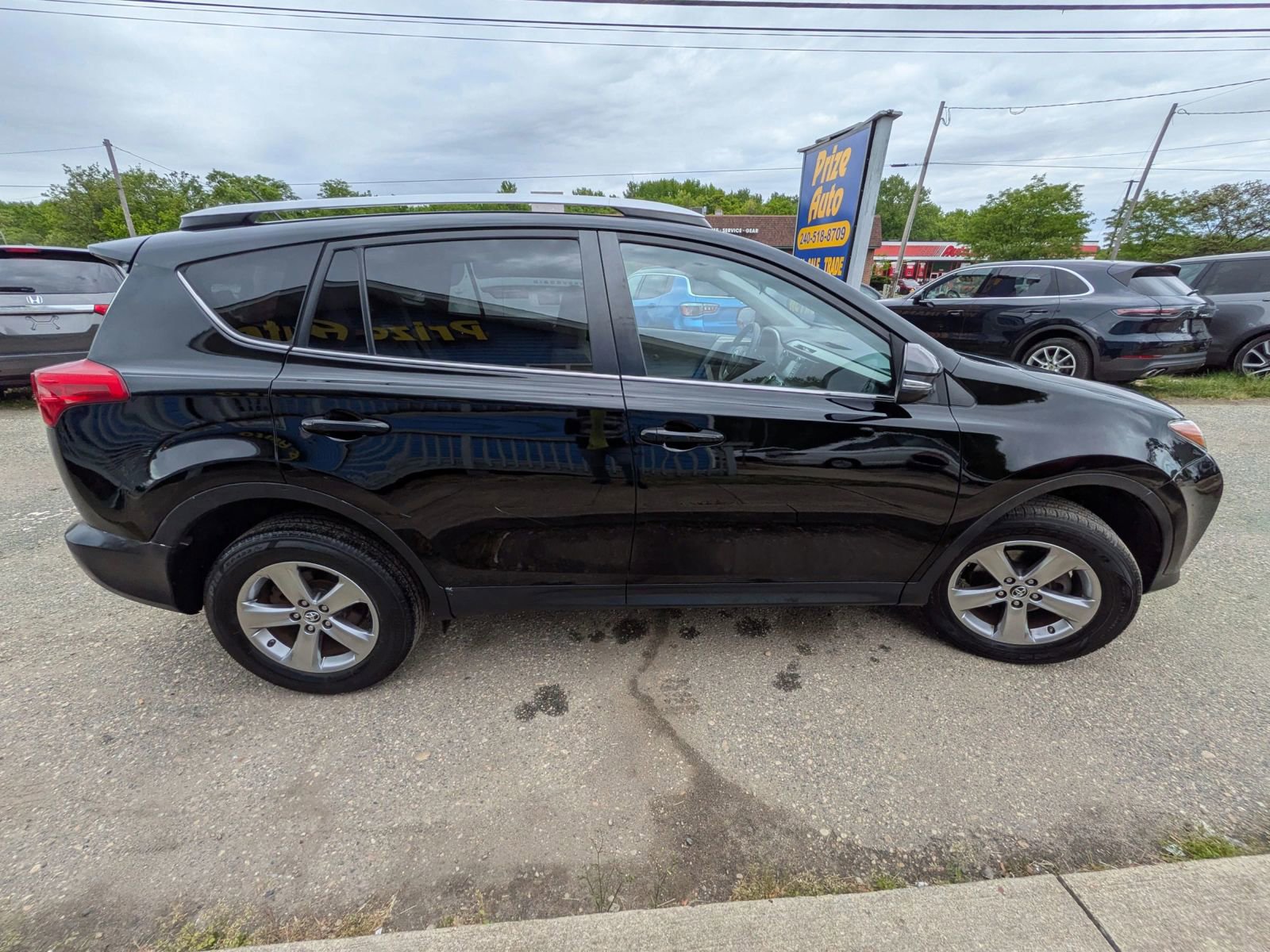 Used 2015 Toyota RAV4 XLE AWD/4WD image 7