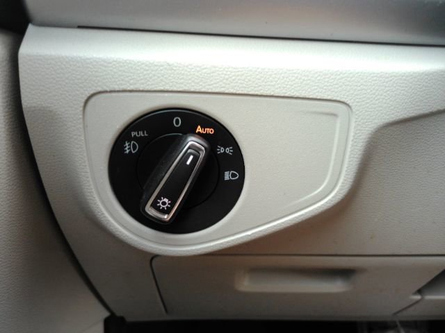 Used 2018 Volkswagen Atlas SE image 36