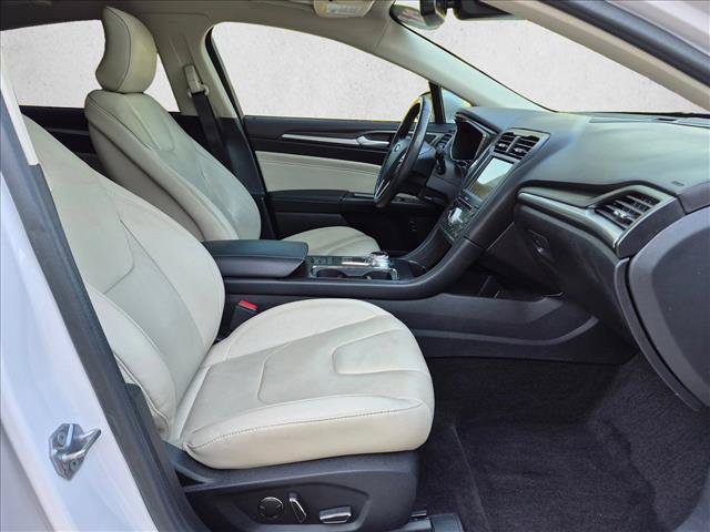 Used 2017 Ford Fusion Energi Titanium FWD image 22
