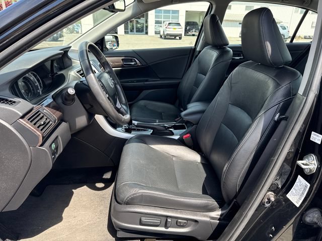 Used 2017 Honda Accord Touring image 17