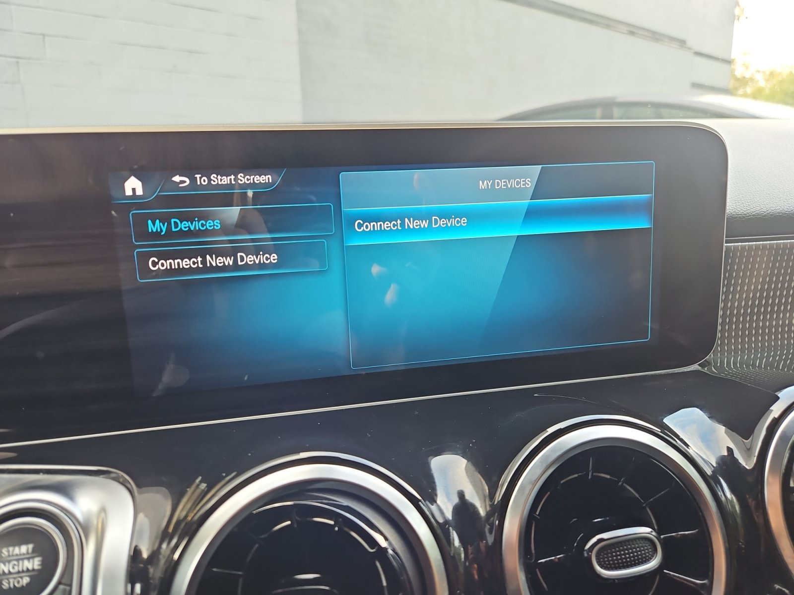 Used 2020 Mercedes-Benz GLB 250 4MATIC w/ Premium Package image 19