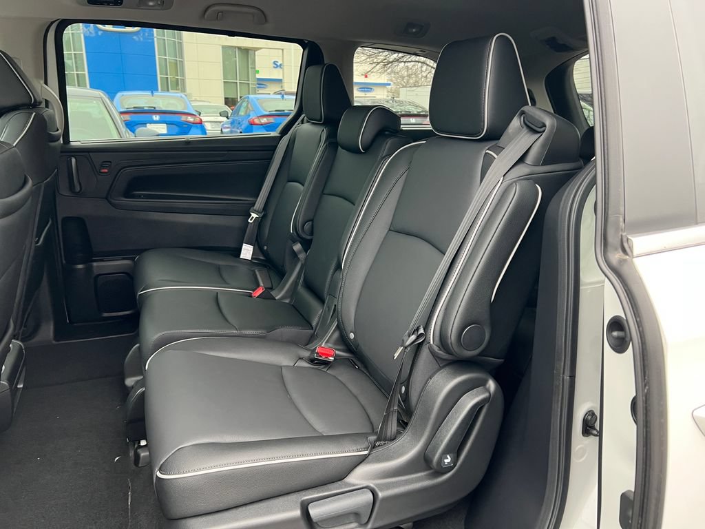 New 2026 Honda Odyssey Touring image 5