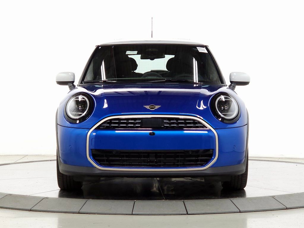 Used 2025 MINI Cooper 2-Door Hardtop FWD image 2