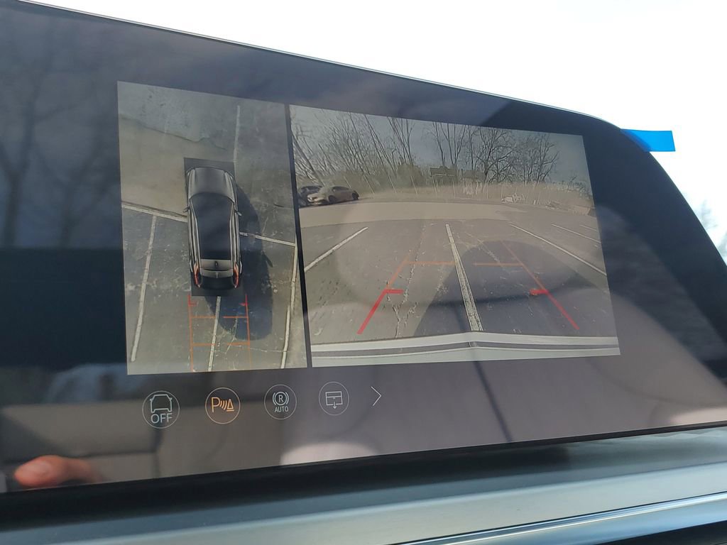 New 2026 Cadillac Lyriq Luxury image 17