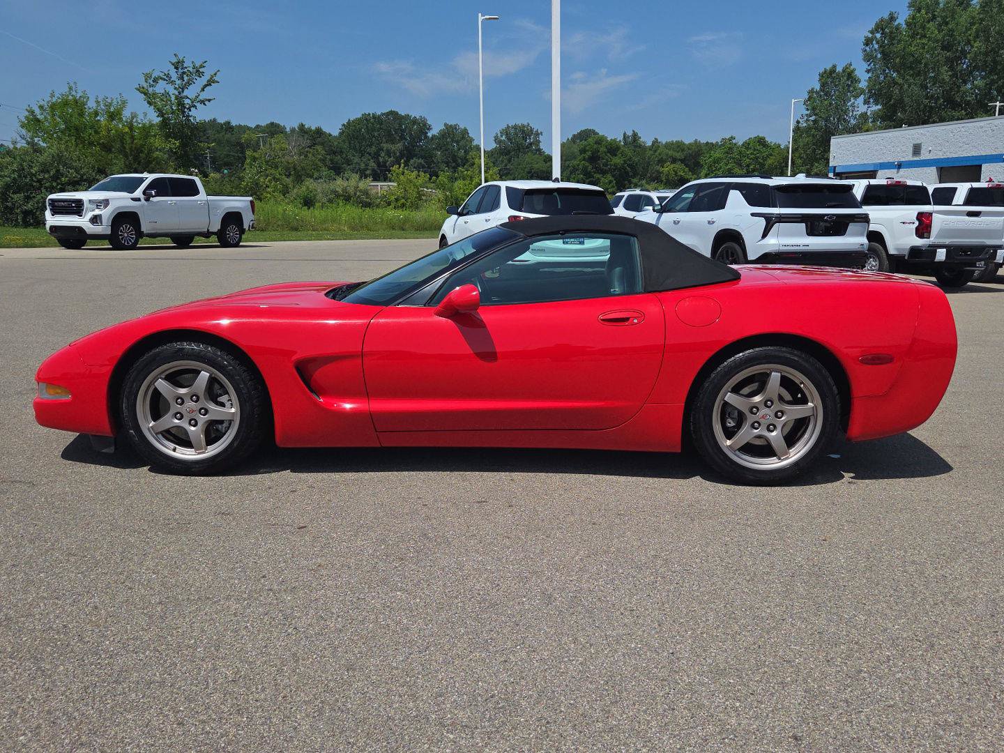 Used 2004 Chevrolet Corvette Convertible w/ Preferred Equipment Group RWD image 2