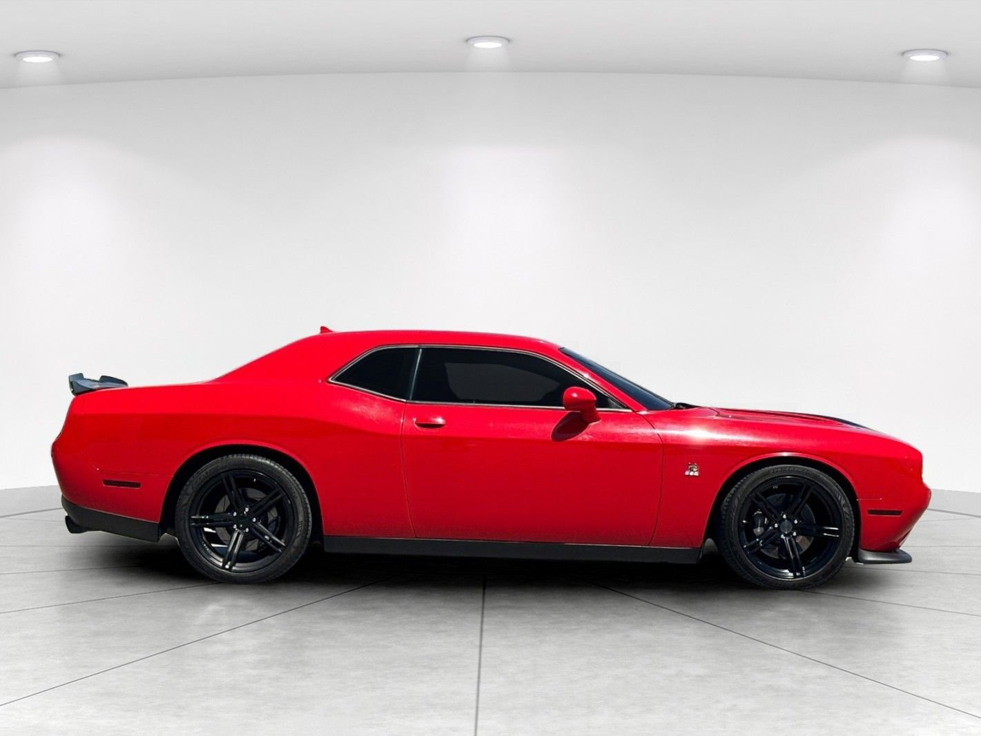 Used 2019 Dodge Challenger R/T Scat Pack w/ Scat Pack Stripe RWD image 7