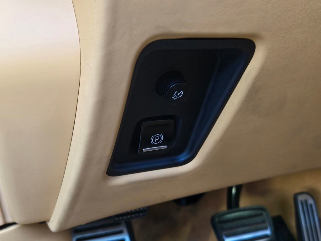 Used 2022 Chevrolet Corvette Stingray Premium Cpe w/ Z51 Performance Package image 21