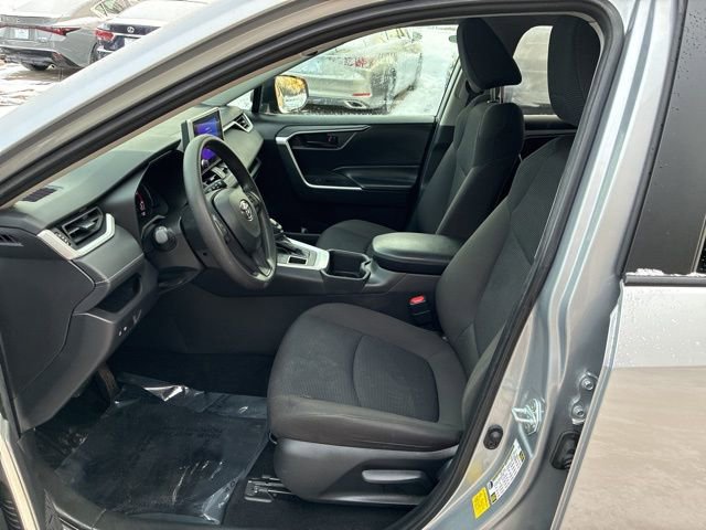 Used 2024 Toyota RAV4 LE image 9
