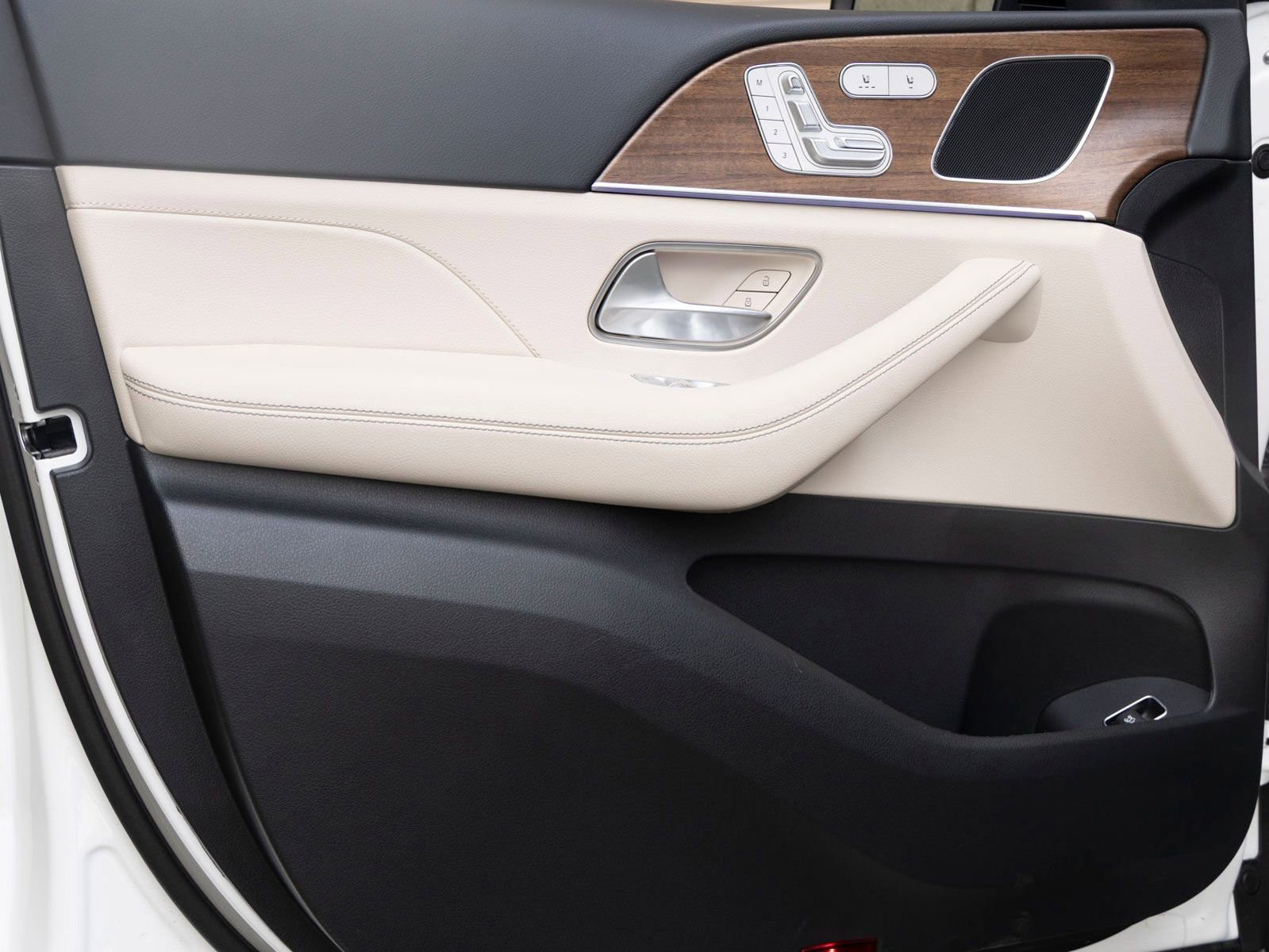 New 2026 Mercedes-Benz GLE 450 4MATIC Coupe image 12