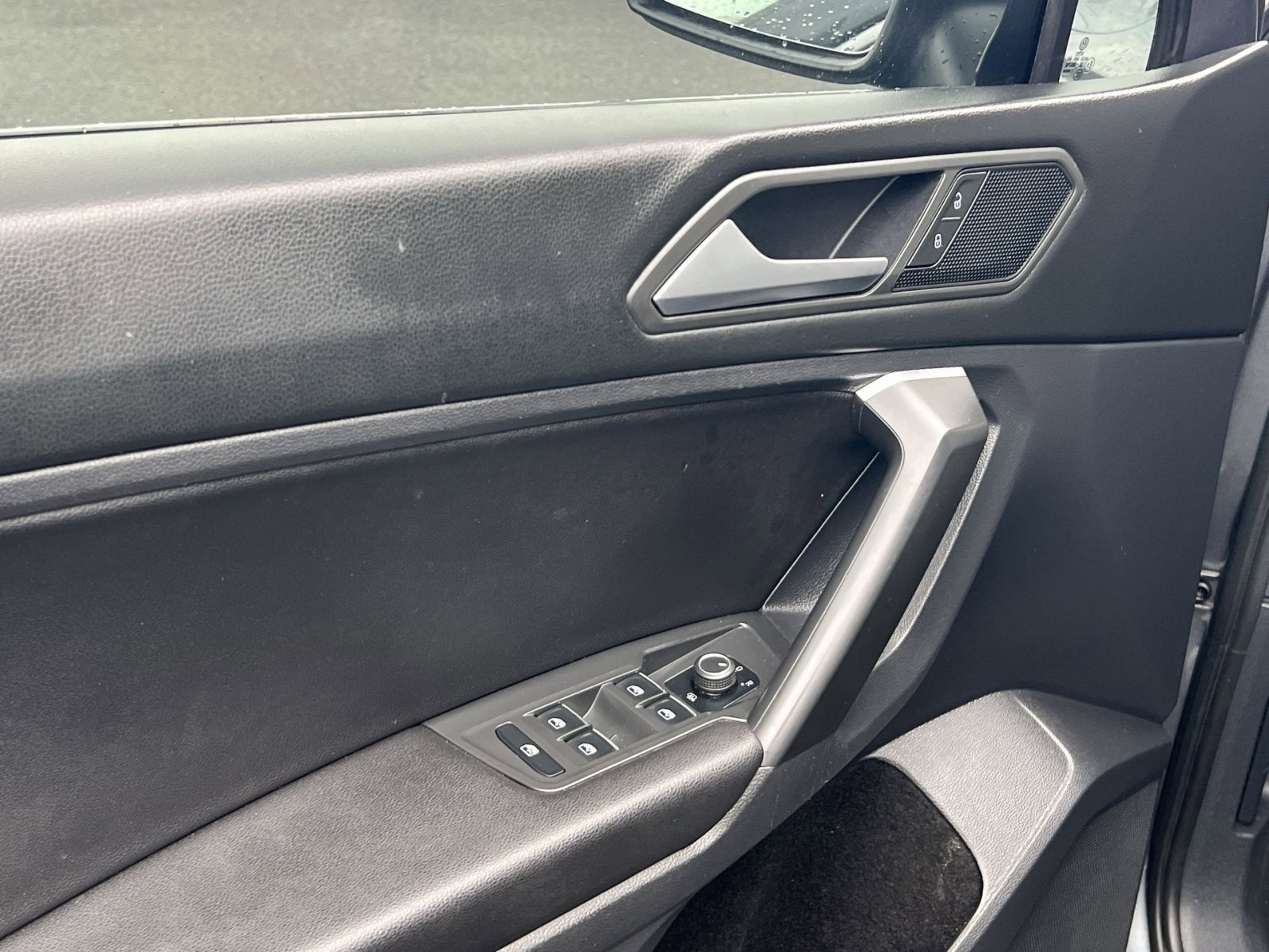 Used 2021 Volkswagen Tiguan SEL image 12