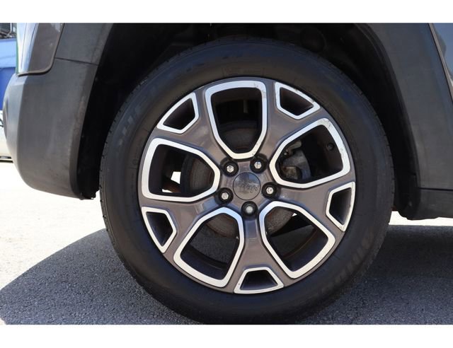 Used 2017 Jeep Renegade Limited FWD image 23