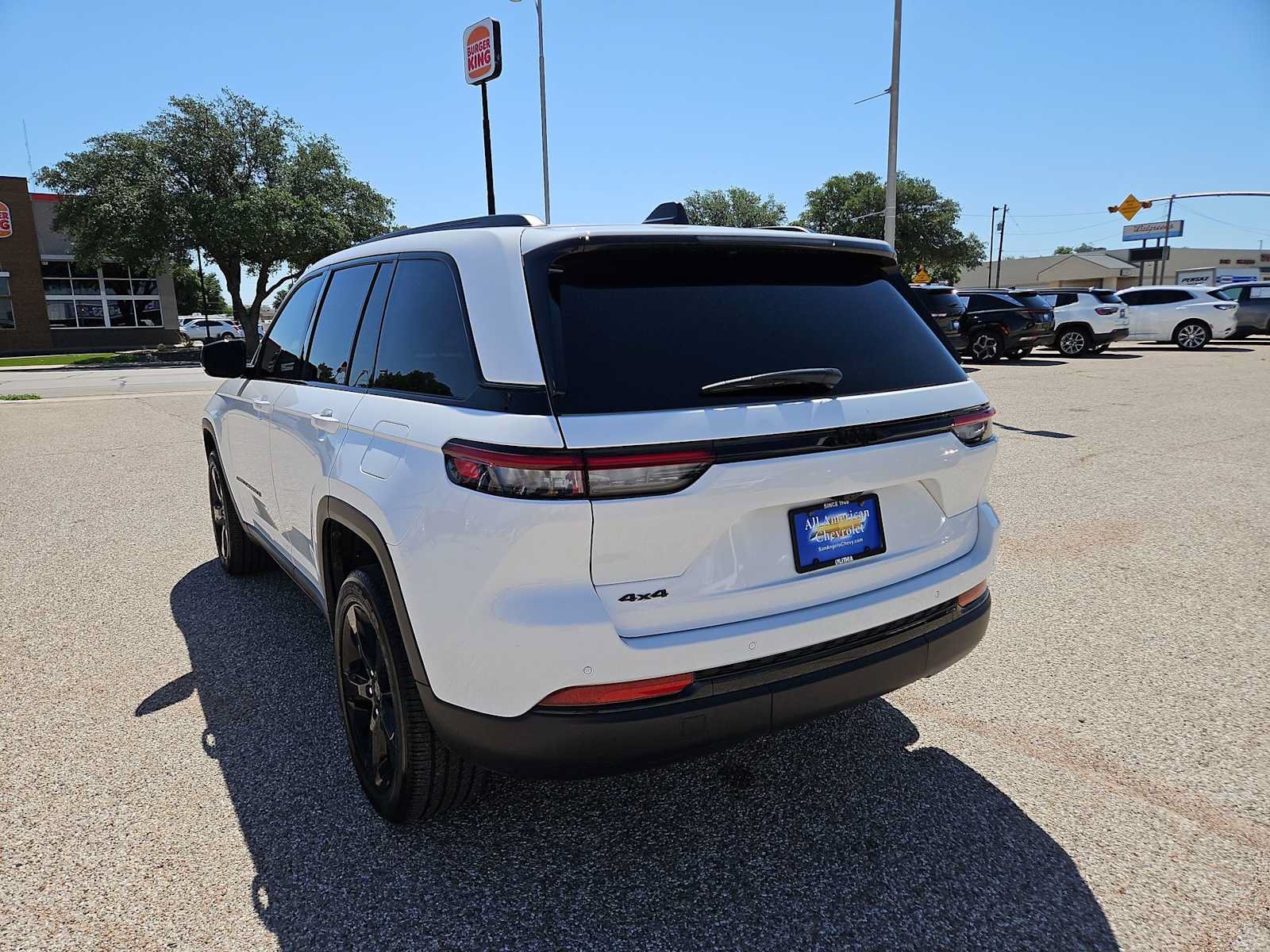 Used 2024 Jeep Grand Cherokee Altitude AWD/4WD image 6