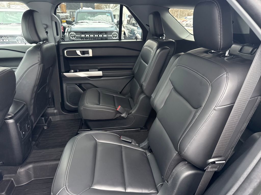 Used 2023 Ford Explorer XLT w/ Equipment Group 202A image 16