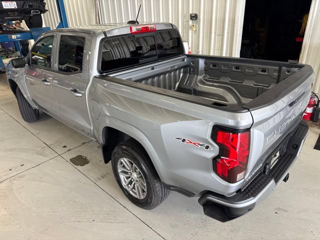 Used 2025 Chevrolet Colorado LT w/ Advanced Trailering Package AWD/4WD image 8