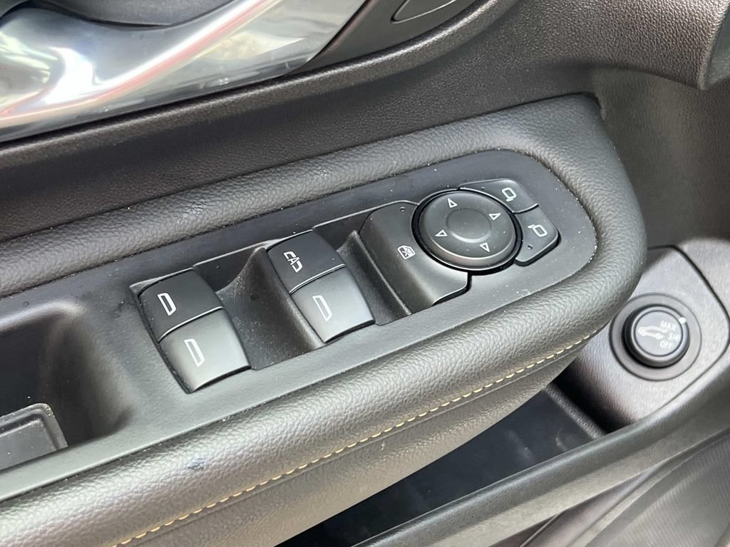 Used 2024 GMC Terrain AT4 w/ Tech Package AWD/4WD image 14