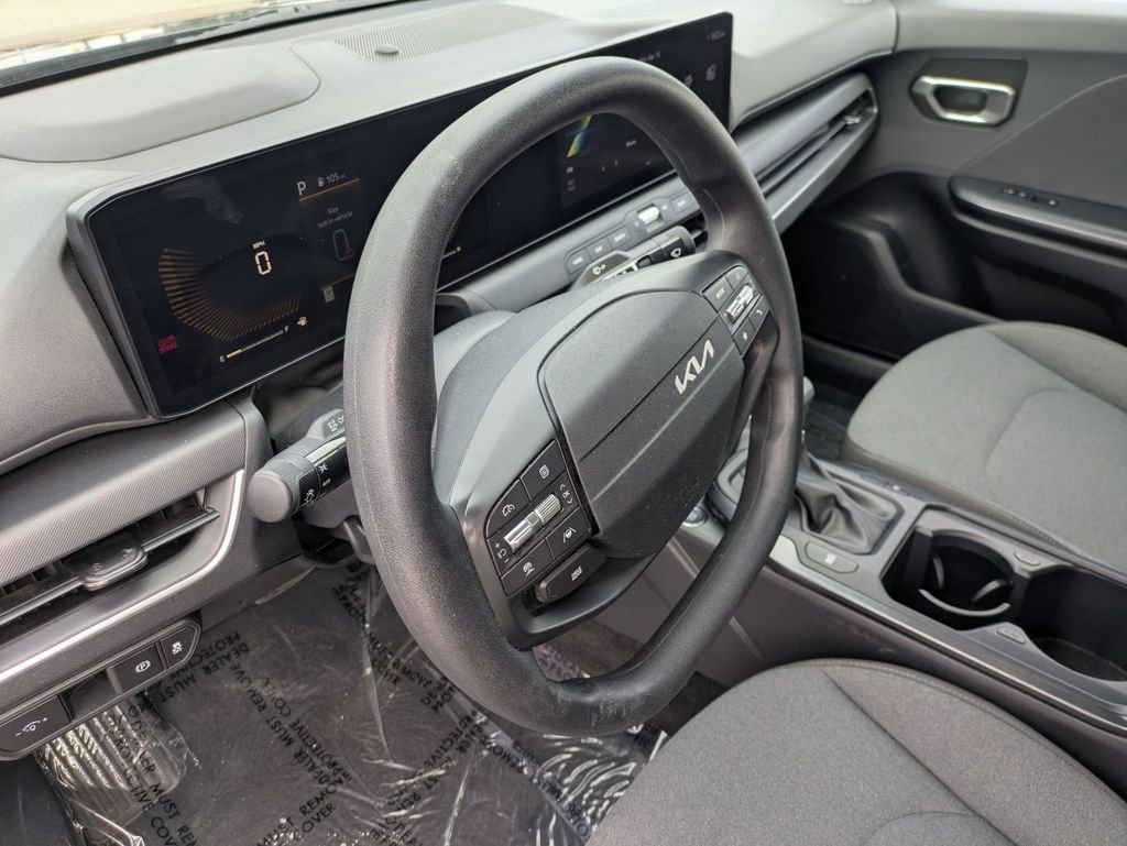 Used 2025 Kia K4 LXS image 16