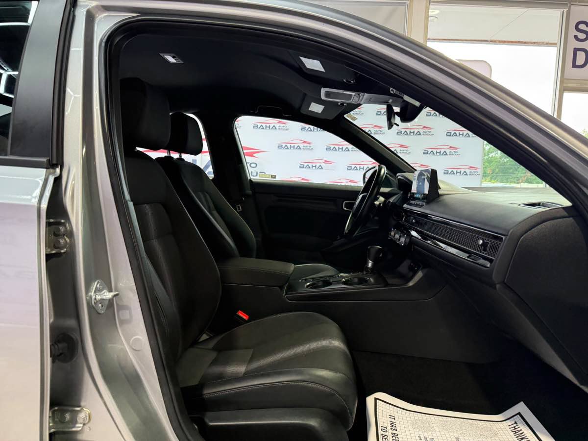 Used 2025 Honda Civic Sport image 45