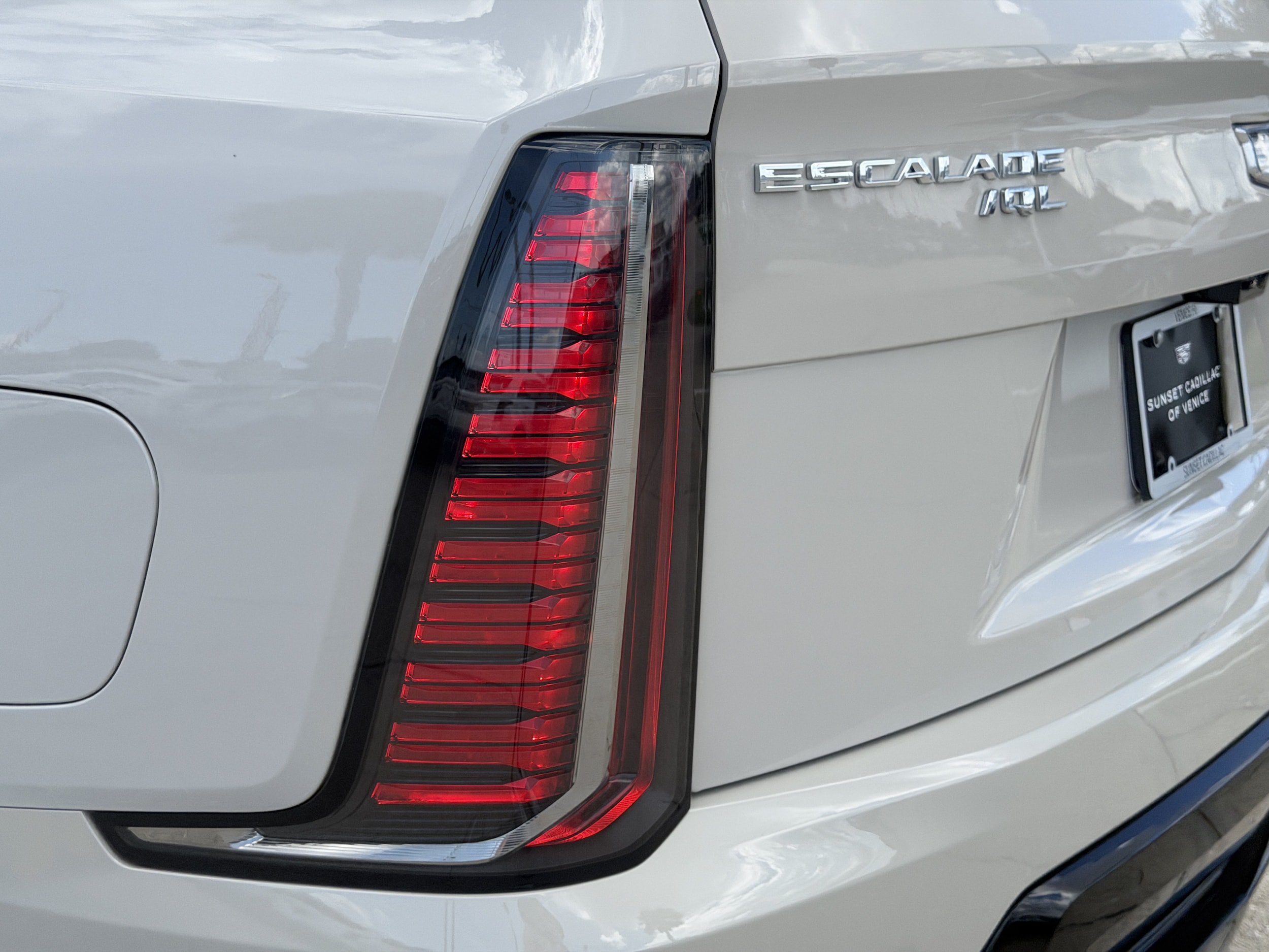 New 2026 Cadillac Escalade IQL Sport 2 w/ LPO, ONYX Package AWD/4WD image 9