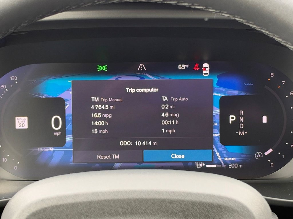 Certified 2024 Volvo XC40 B5 Plus w/ Protection Package Premier AWD/4WD image 12