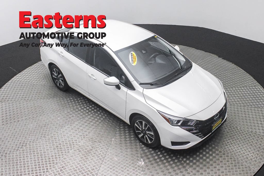 Used 2024 Nissan Versa SV FWD image 5