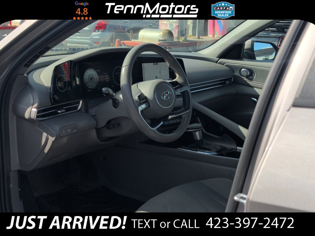 Used 2023 Hyundai Elantra SEL w/ Convenience Package FWD image 11