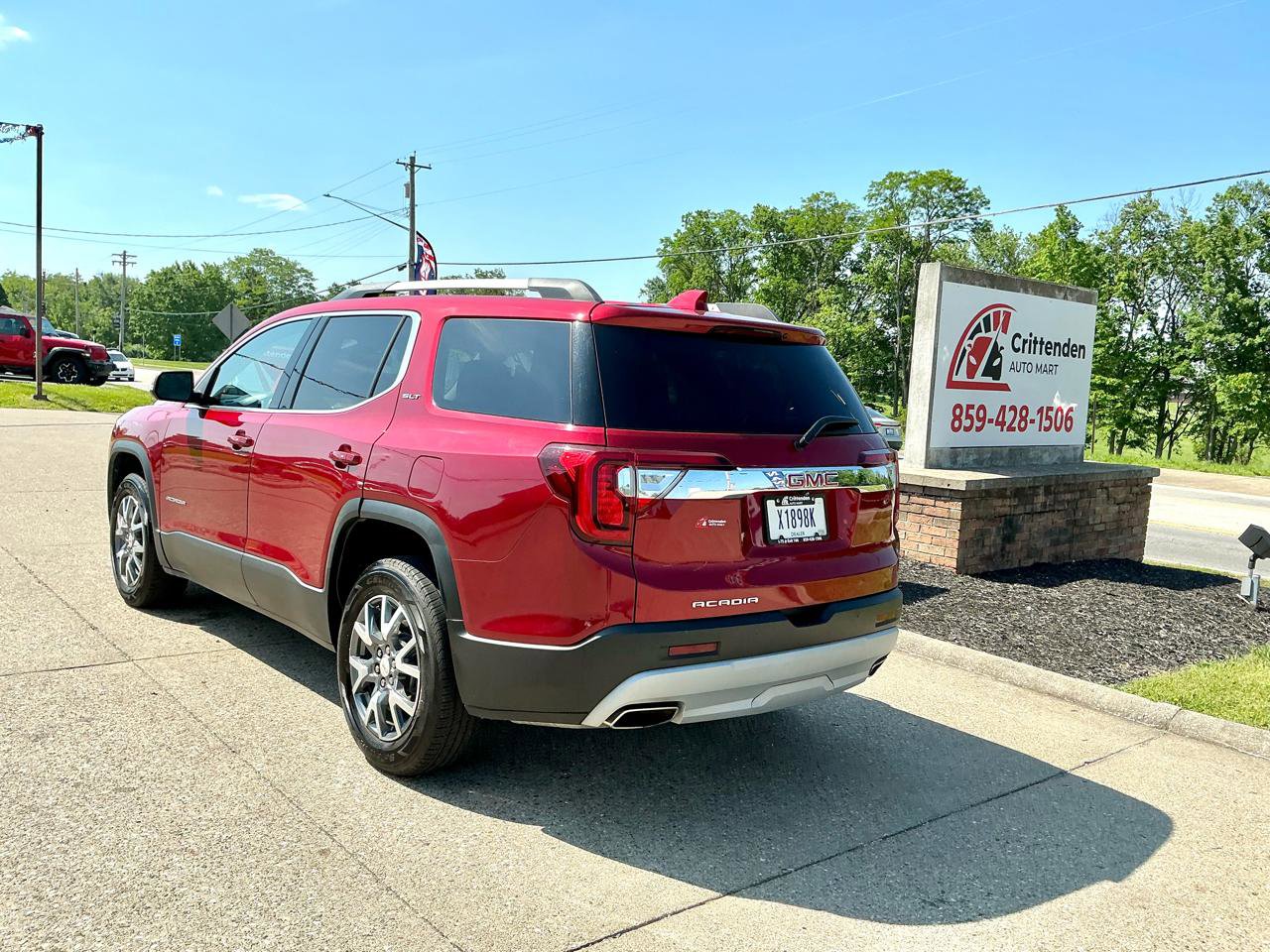 Used 2023 GMC Acadia SLT FWD image 7
