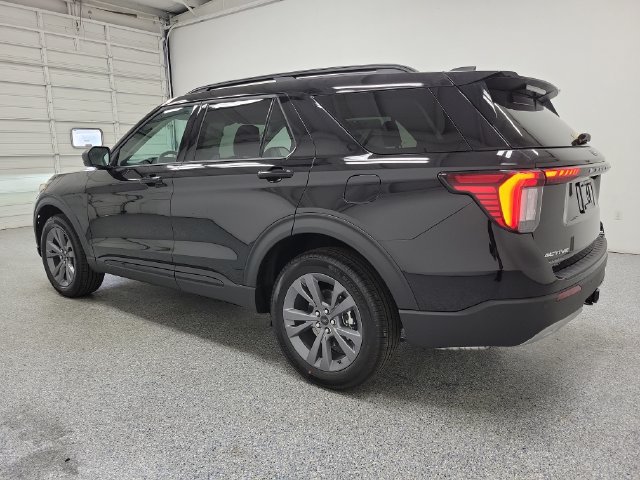 New 2026 Ford Explorer Active w/ Active Comfort Package AWD/4WD image 4