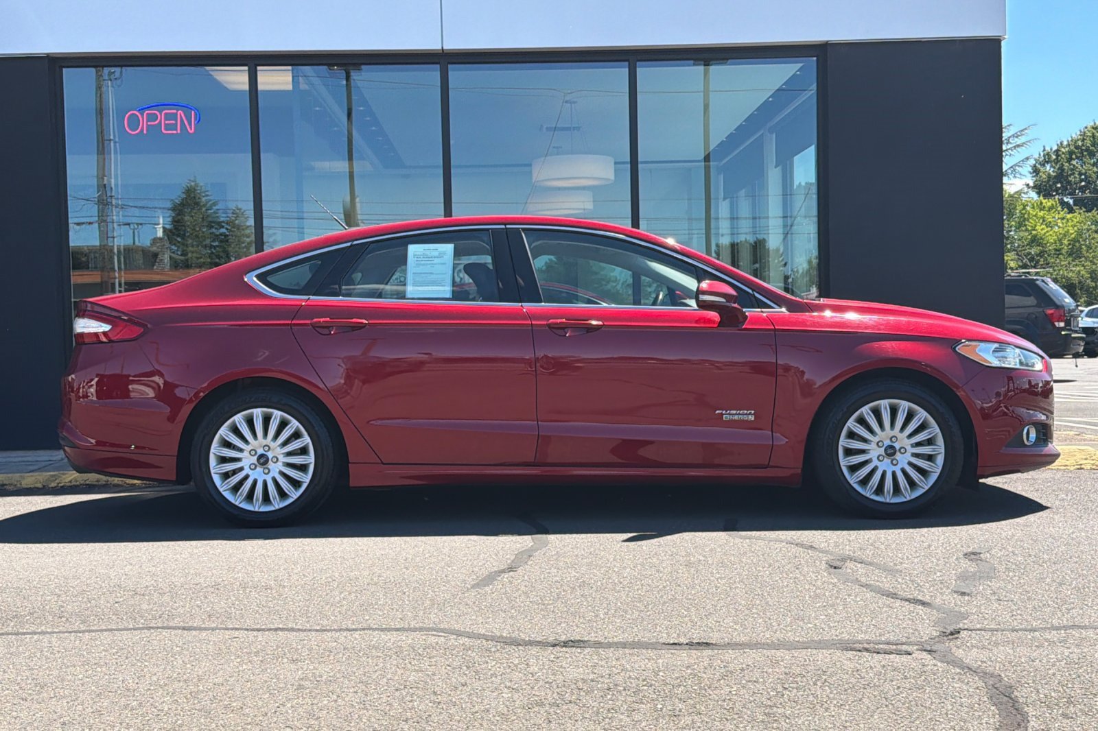 Used 2015 Ford Fusion Energi SE FWD image 3