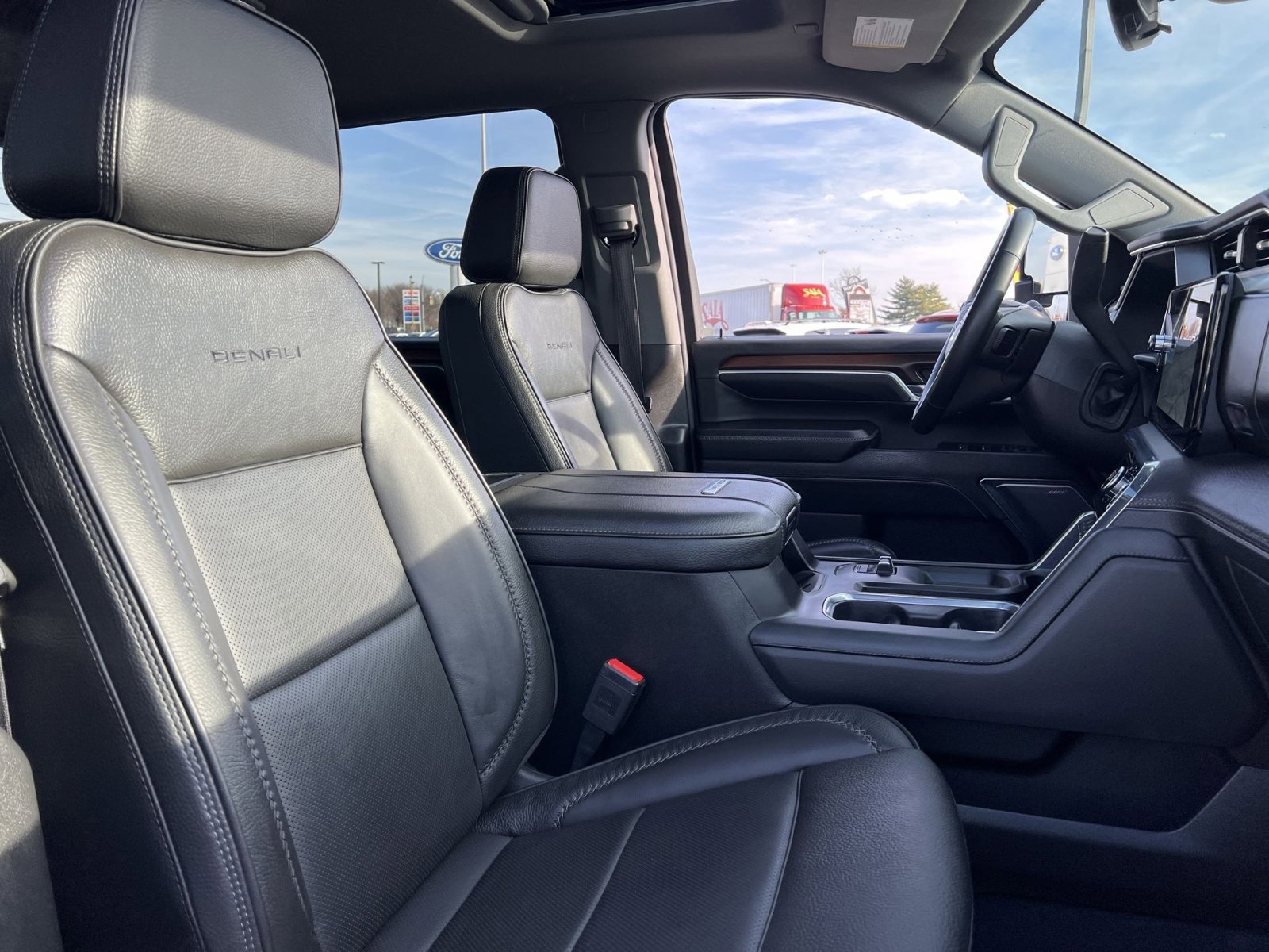 Used 2024 GMC Sierra 3500 Denali w/ Denali Reserve Package image 27