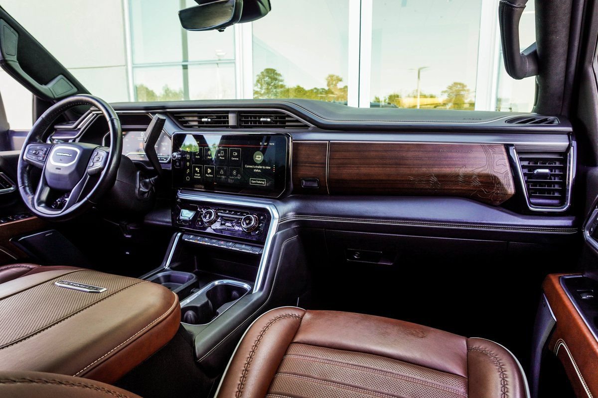 Used 2024 GMC Sierra 2500 Denali Ultimate AWD/4WD image 18