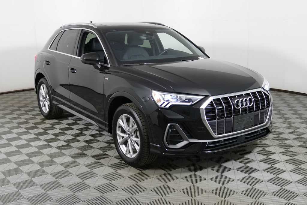 Used 2023 Audi Q3 2.0T Premium Plus w/ Premium Plus Package AWD/4WD image 1