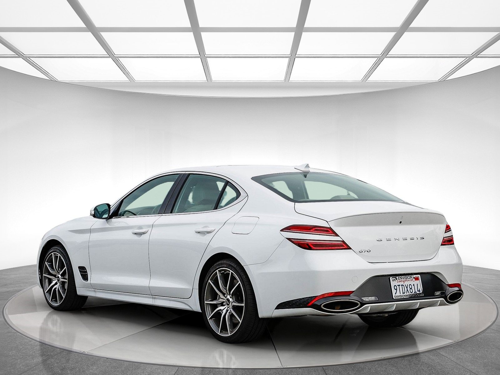 Used 2025 Genesis G70 2.5T image 2