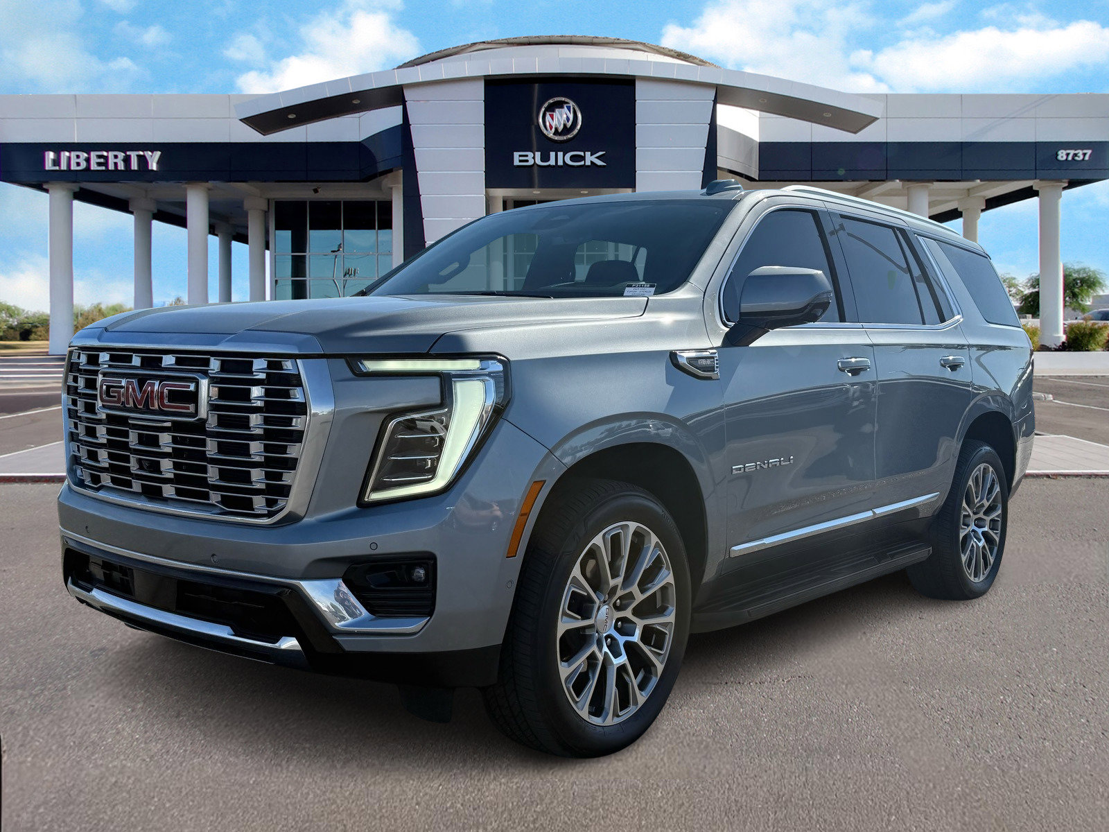 Used 2025 GMC Yukon Denali image 7
