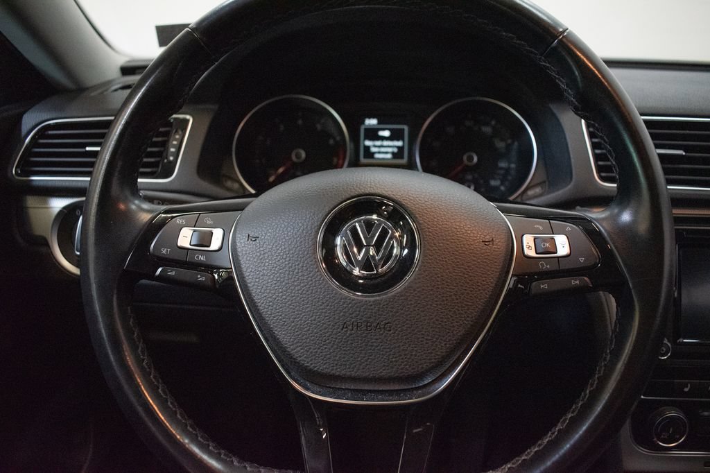 Used 2019 Volkswagen Passat 2.0T Wolfsburg FWD image 12