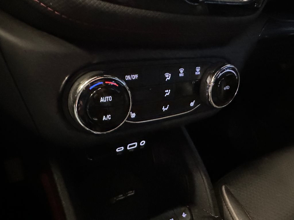 Used 2021 Chevrolet TrailBlazer RS w/ Sun and Liftgate Package FWD image 15